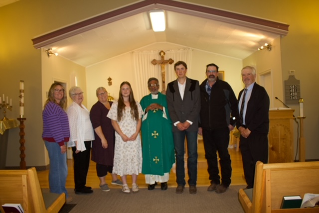 Schulte Vaughn Family With Fr. Thomas